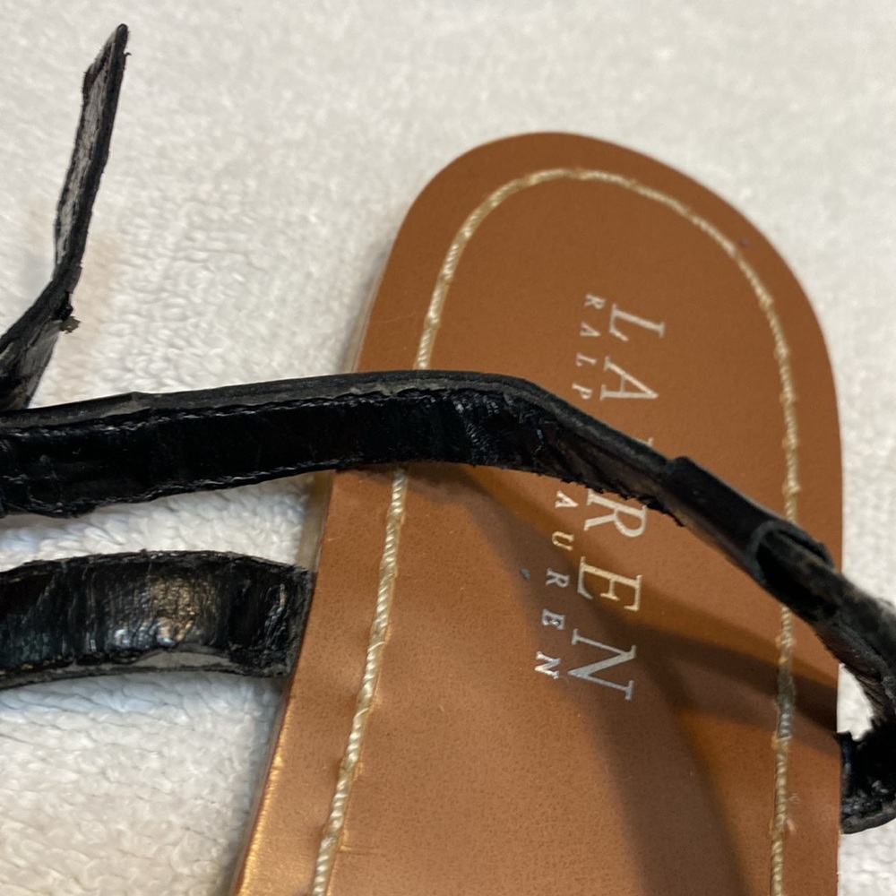 Lauren Ralph Lauren thong sandals, black and white braid design, pre-owned - Picture 4 of 6